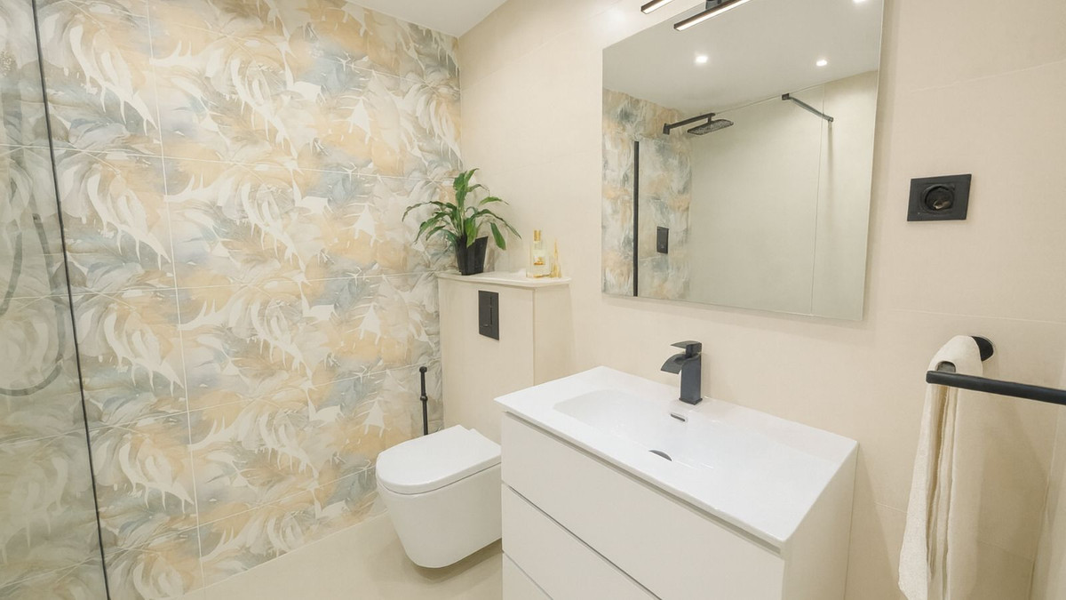 4 Bed Townhouse for sale in El Rosario Costa Del Sol, Málaga, Spain