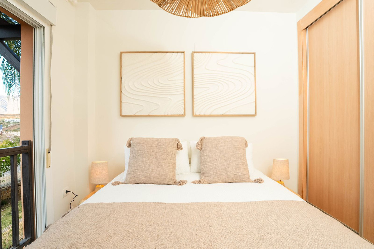 2 Bed Apartment for sale in Casares Costa Del Sol, Málaga, Spain