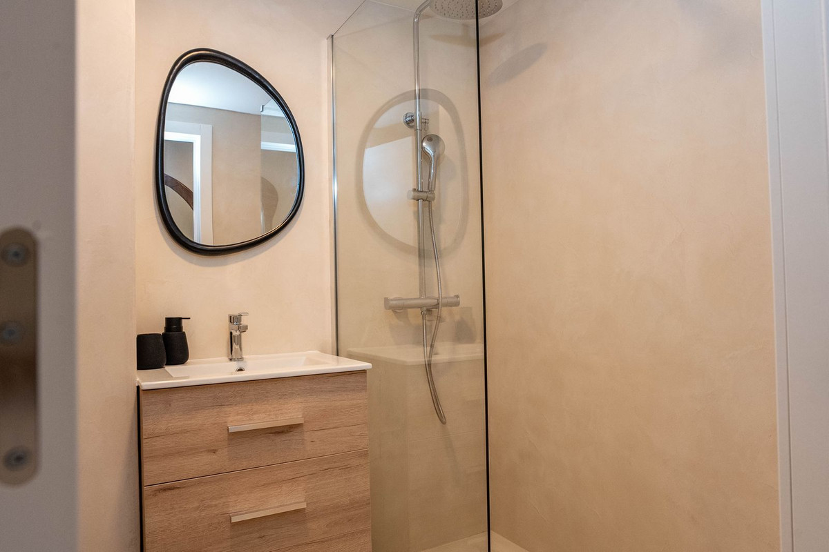 2 Bed Apartment for sale in Casares Costa Del Sol, Málaga, Spain