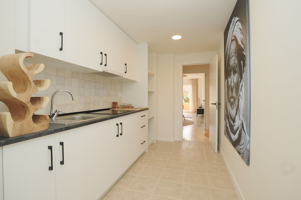 2 Bed Apartment for sale in Casares Costa Del Sol, Málaga, Spain