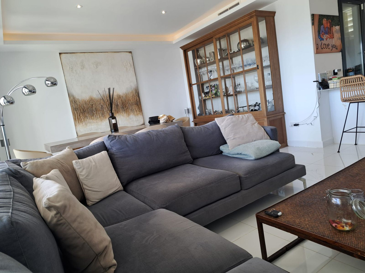 3 Bed Apartment for sale in Benahavís Costa Del Sol, Málaga, Spain