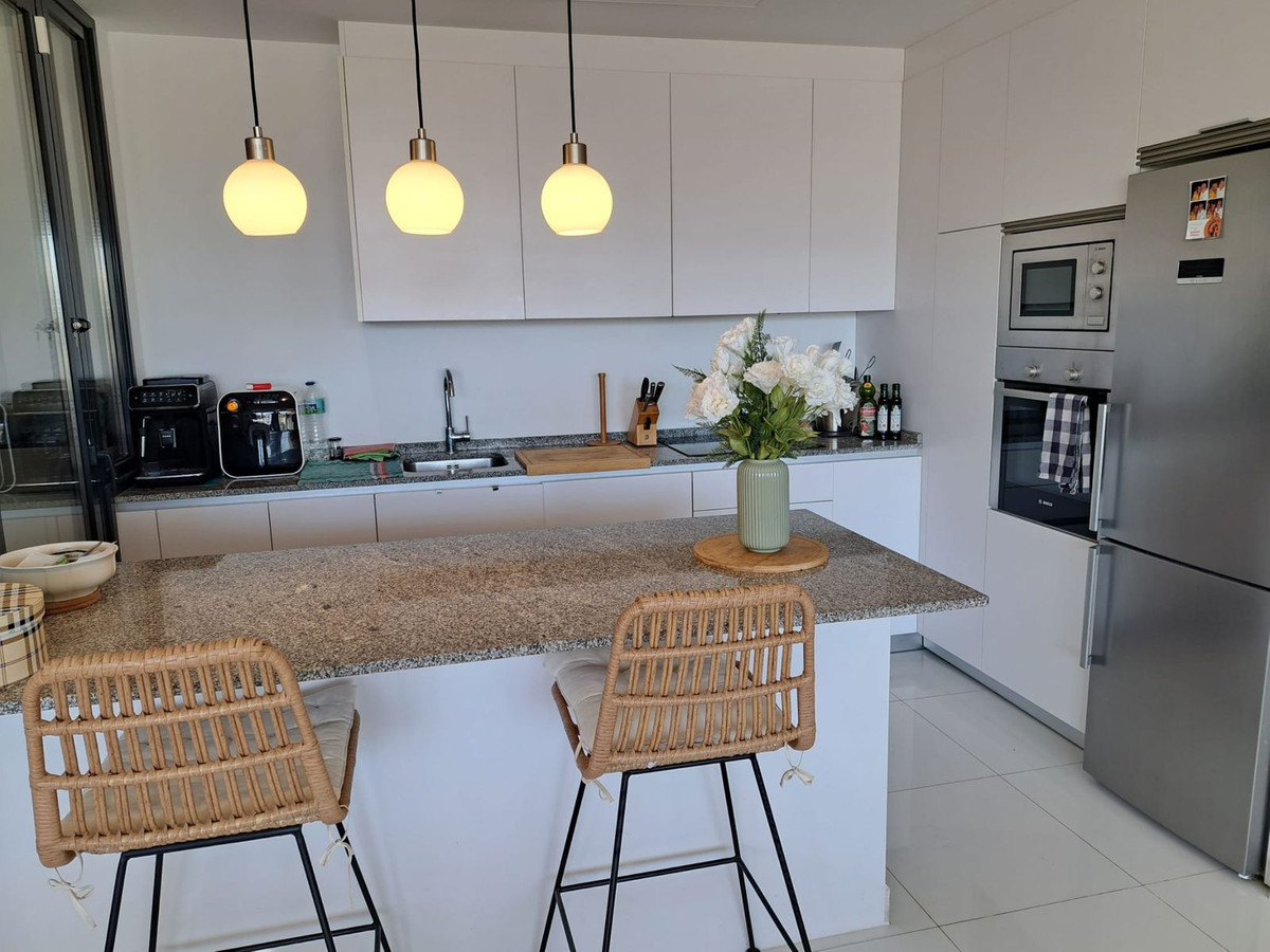 3 Bed Apartment for sale in Benahavís Costa Del Sol, Málaga, Spain
