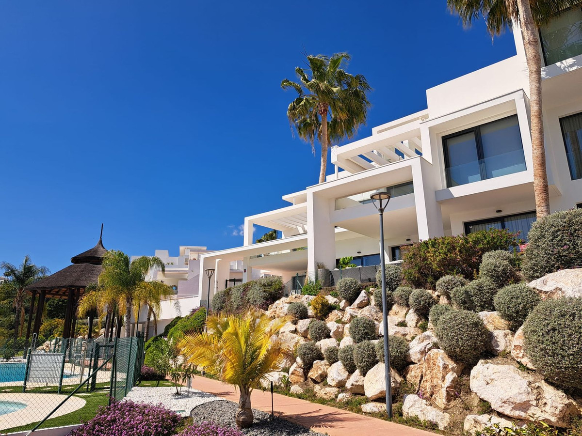 3 Bed Apartment for sale in Benahavís Costa Del Sol, Málaga, Spain