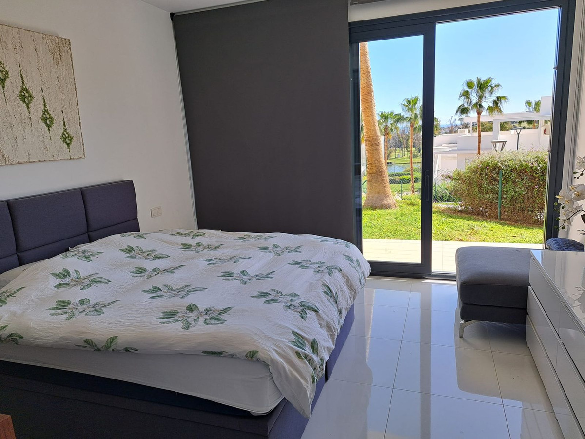 3 Bed Apartment for sale in Benahavís Costa Del Sol, Málaga, Spain