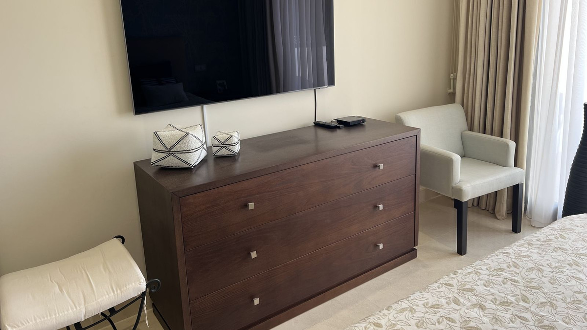 3 Bed Apartment for sale in La Quinta Costa Del Sol, Málaga, Spain