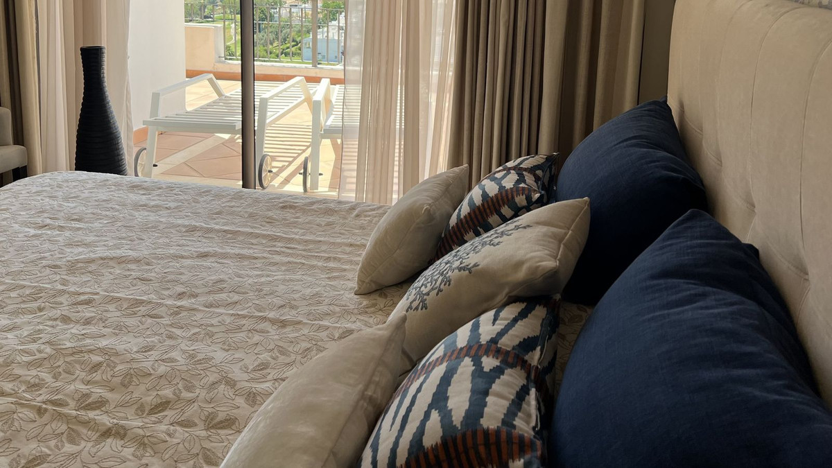3 Bed Apartment for sale in La Quinta Costa Del Sol, Málaga, Spain