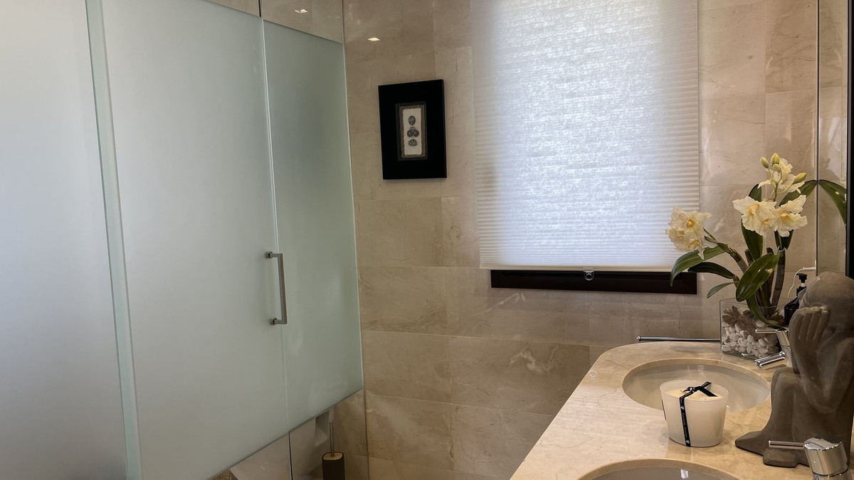 3 Bed Apartment for sale in La Quinta Costa Del Sol, Málaga, Spain