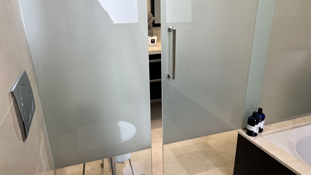 3 Bed Apartment for sale in La Quinta Costa Del Sol, Málaga, Spain