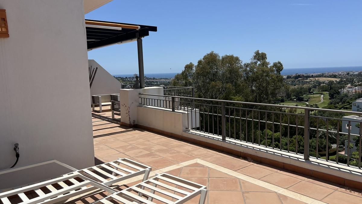 3 Bed Apartment for sale in La Quinta Costa Del Sol, Málaga, Spain