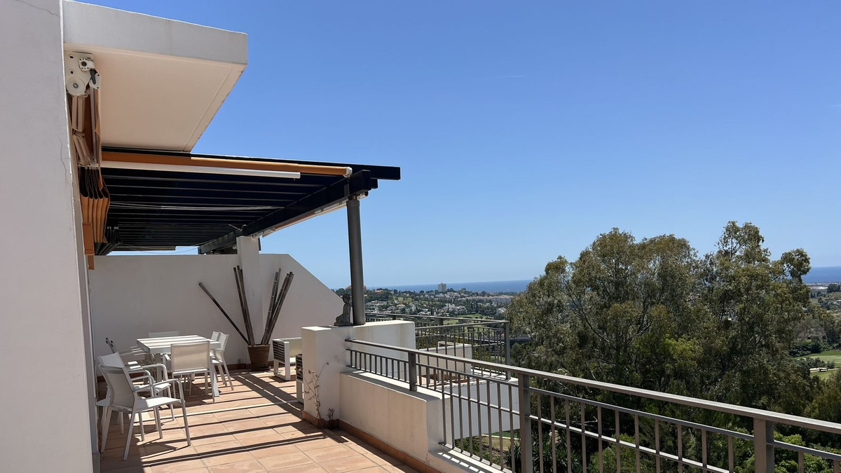 3 Bed Apartment for sale in La Quinta Costa Del Sol, Málaga, Spain