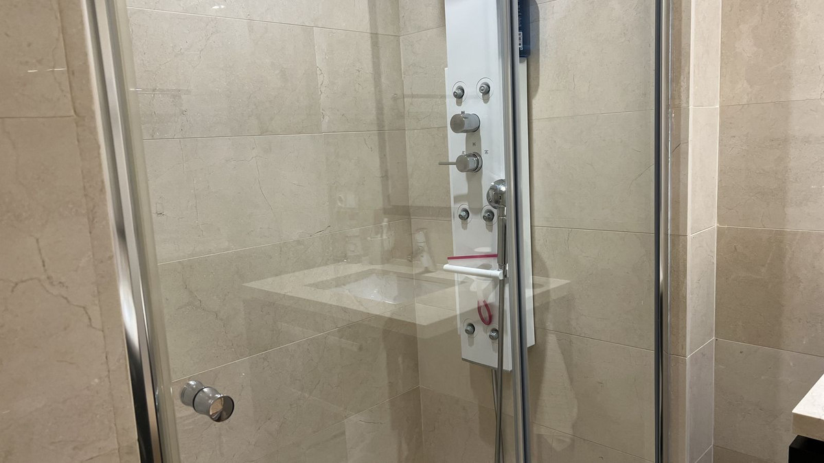 3 Bed Apartment for sale in La Quinta Costa Del Sol, Málaga, Spain
