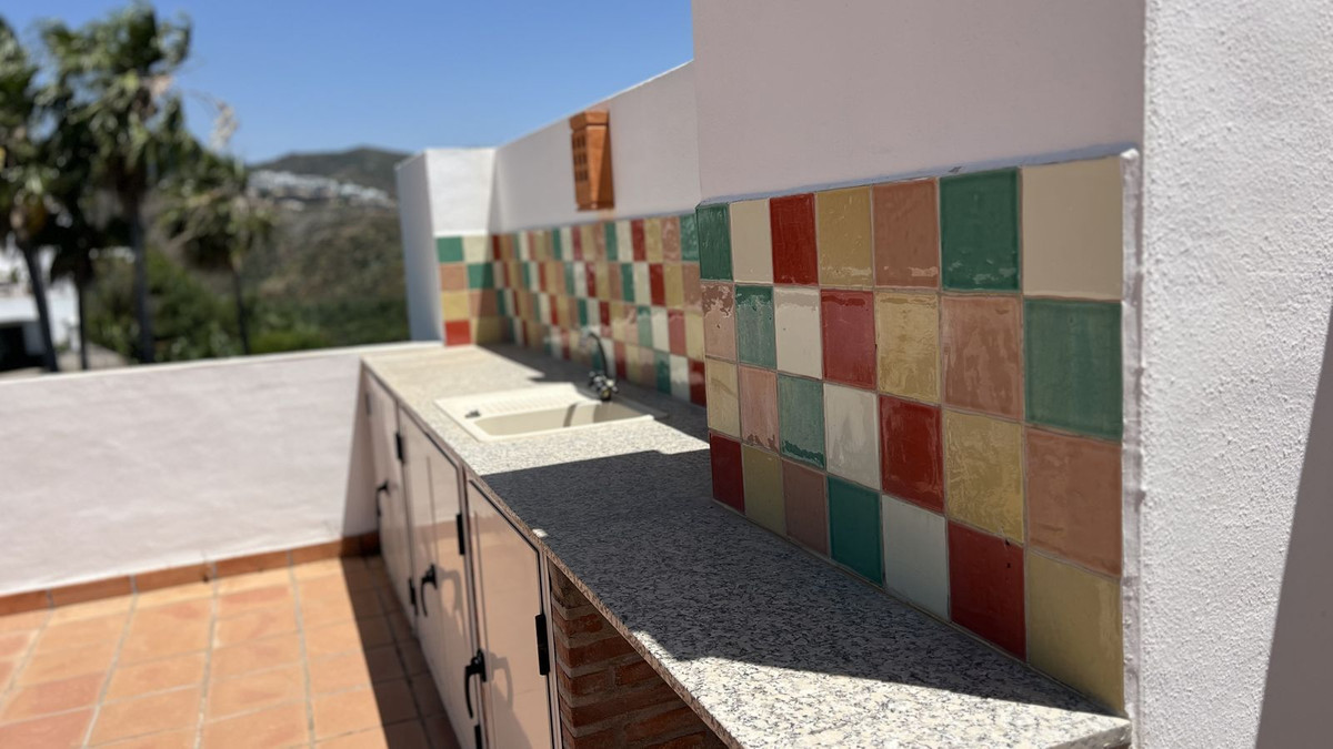 3 Bed Apartment for sale in La Quinta Costa Del Sol, Málaga, Spain