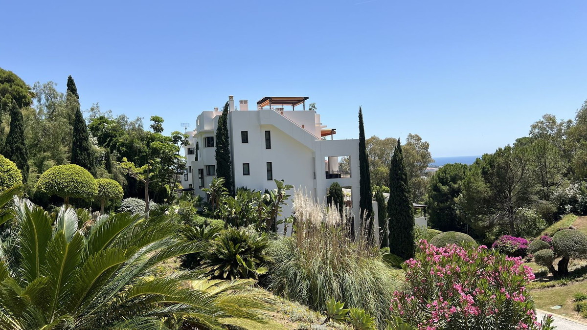 3 Bed Apartment for sale in La Quinta Costa Del Sol, Málaga, Spain