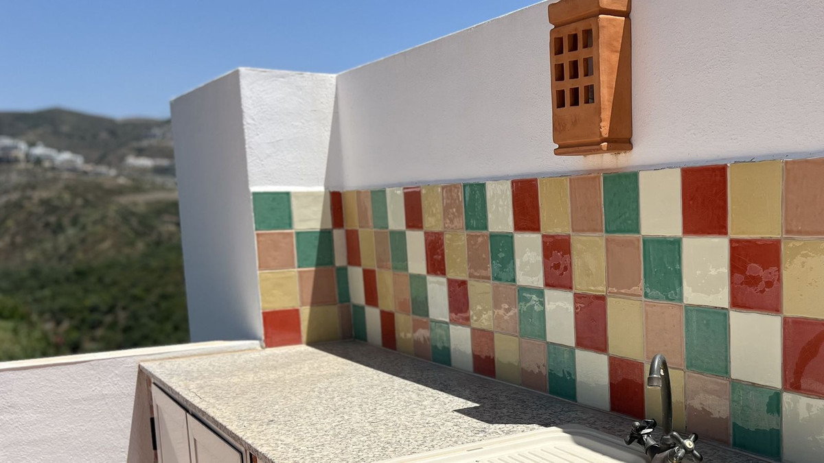 3 Bed Apartment for sale in La Quinta Costa Del Sol, Málaga, Spain