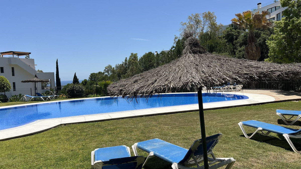 3 Bed Apartment for sale in La Quinta Costa Del Sol, Málaga, Spain