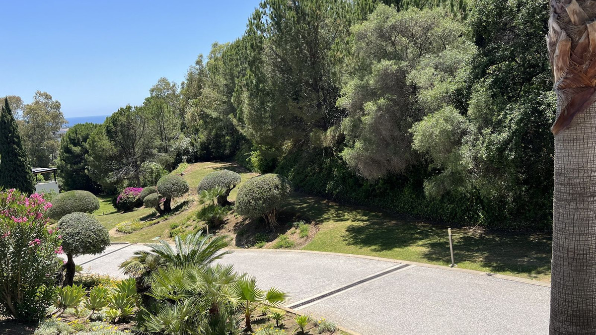 3 Bed Apartment for sale in La Quinta Costa Del Sol, Málaga, Spain