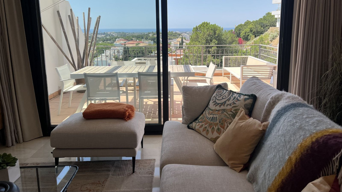3 Bed Apartment for sale in La Quinta Costa Del Sol, Málaga, Spain