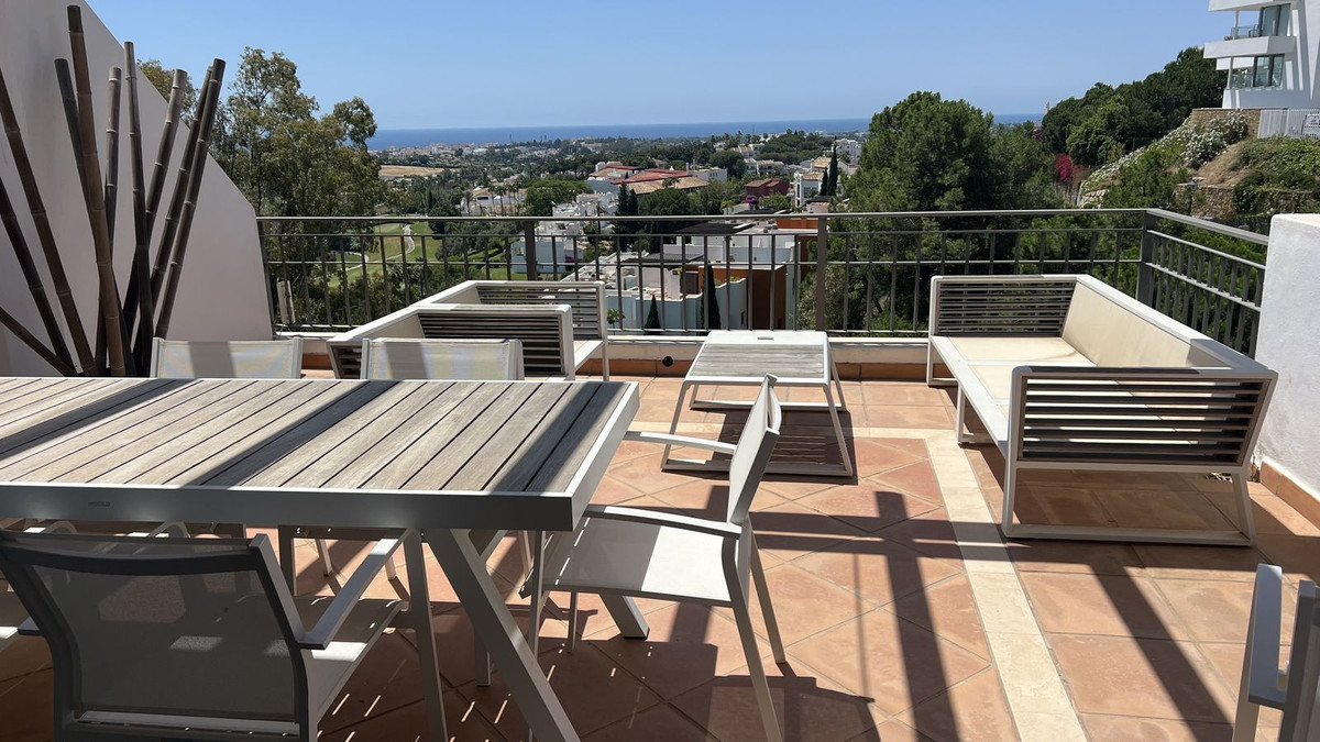 3 Bed Apartment for sale in La Quinta Costa Del Sol, Málaga, Spain