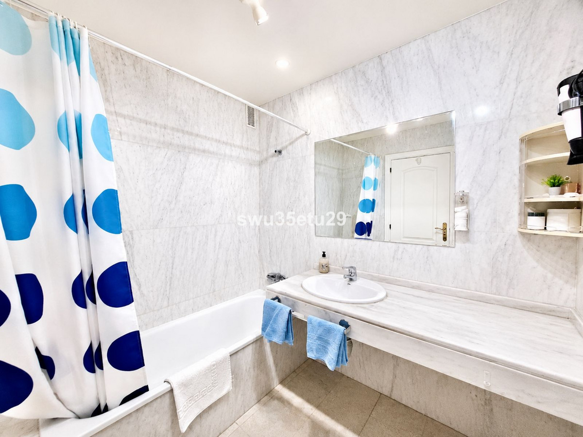 1 Bed Apartment for sale in Fuengirola Costa Del Sol, Málaga, Spain