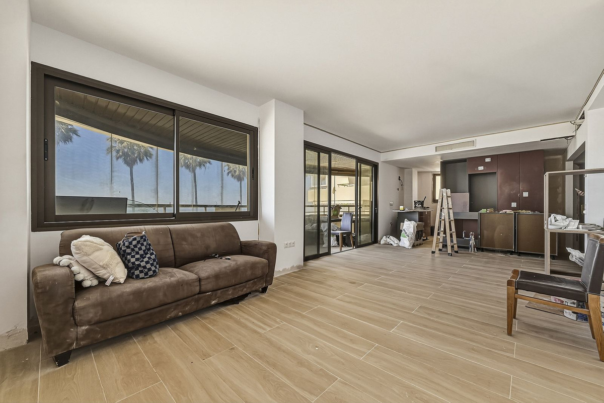 3 Bed Apartment for sale in Marbella Costa Del Sol, Málaga, Spain