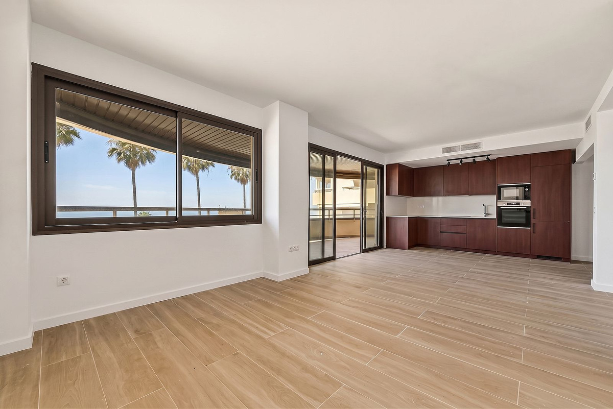 3 Bed Apartment for sale in Marbella Costa Del Sol, Málaga, Spain