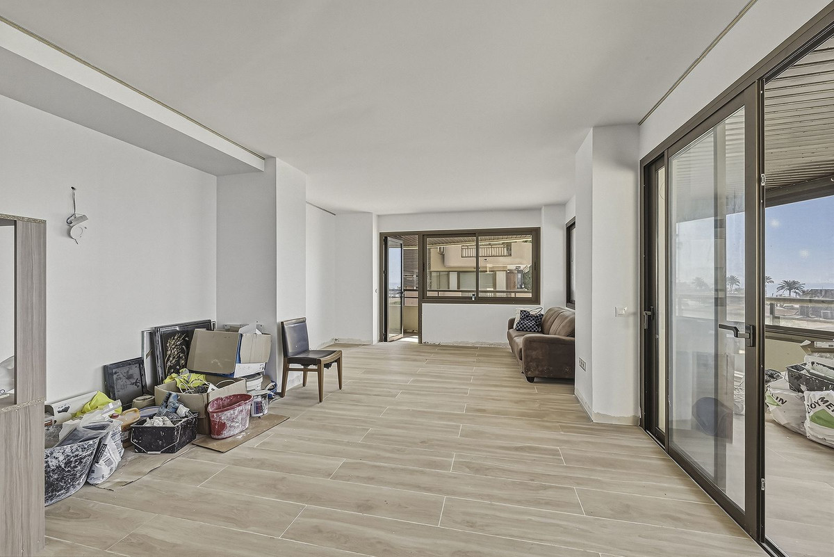 3 Bed Apartment for sale in Marbella Costa Del Sol, Málaga, Spain