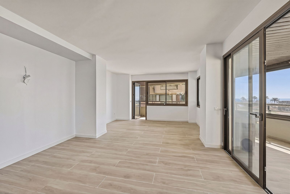 3 Bed Apartment for sale in Marbella Costa Del Sol, Málaga, Spain
