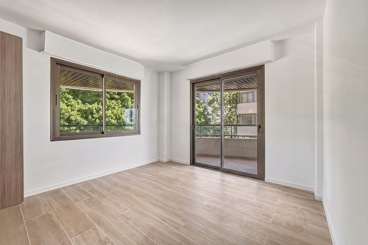 3 Bed Apartment for sale in Marbella Costa Del Sol, Málaga, Spain