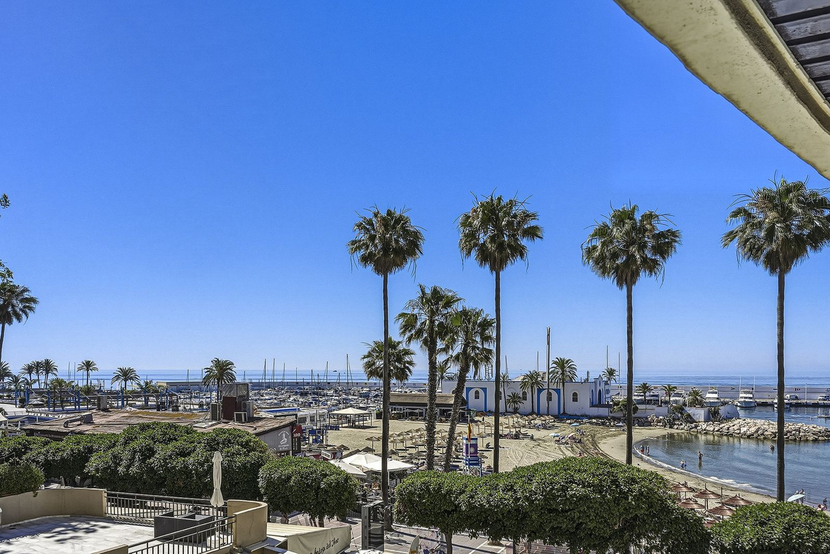3 Bed Apartment for sale in Marbella Costa Del Sol, Málaga, Spain