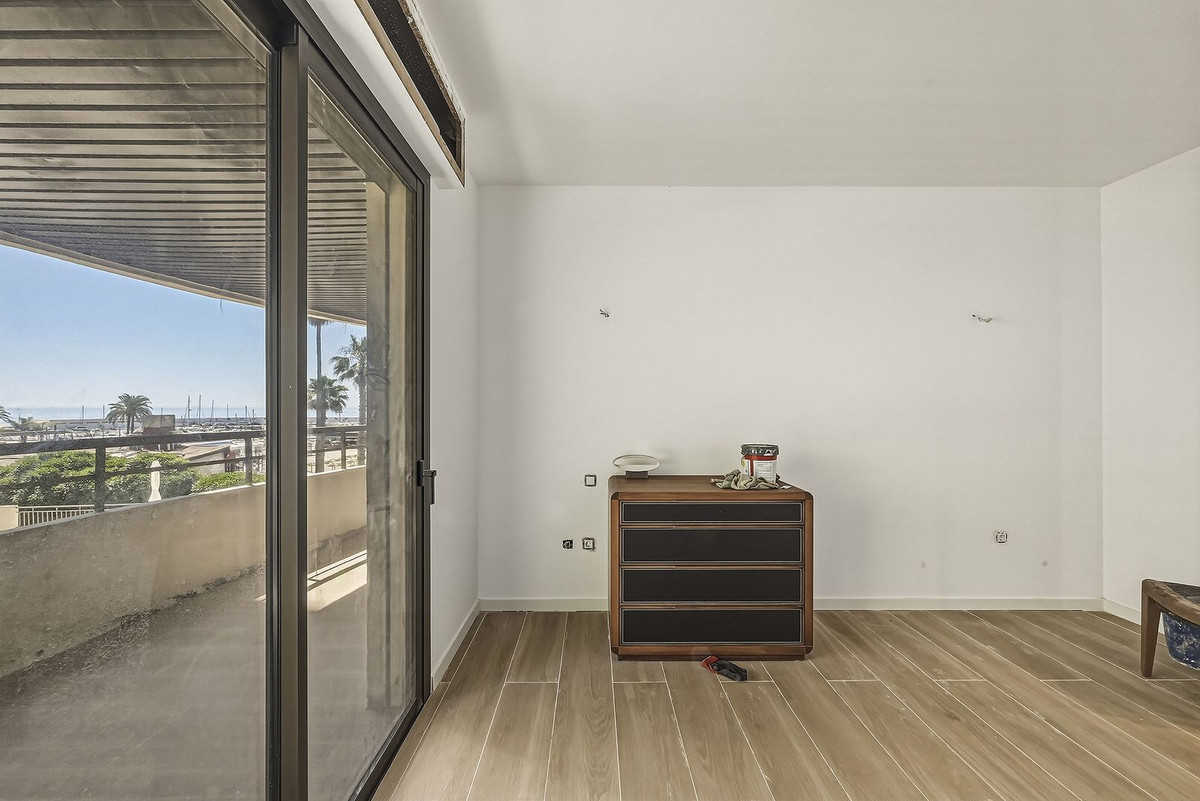 3 Bed Apartment for sale in Marbella Costa Del Sol, Málaga, Spain