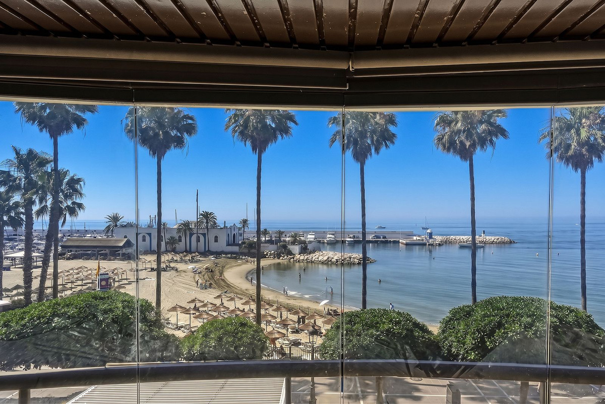 3 Bed Apartment for sale in Marbella Costa Del Sol, Málaga, Spain
