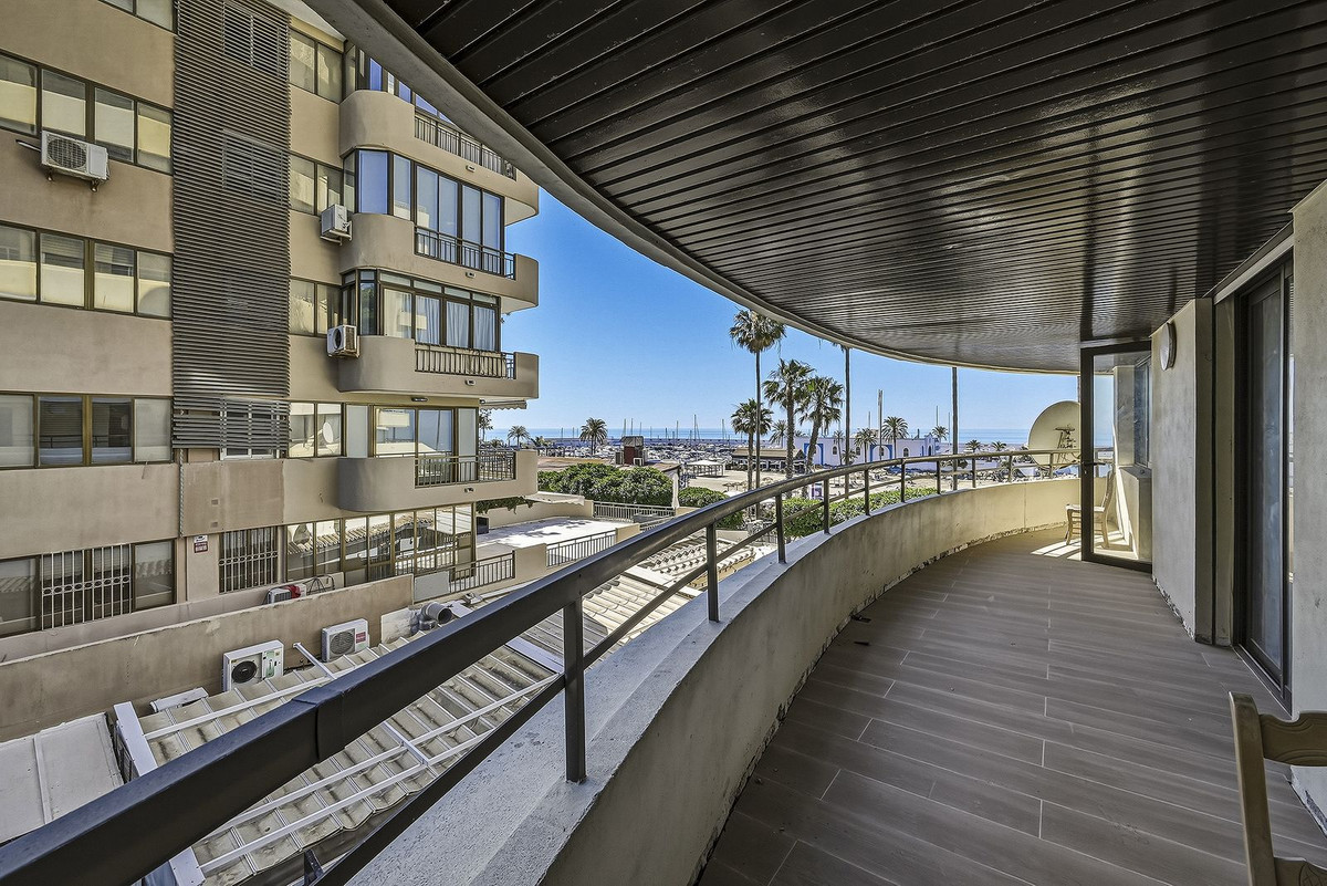 3 Bed Apartment for sale in Marbella Costa Del Sol, Málaga, Spain