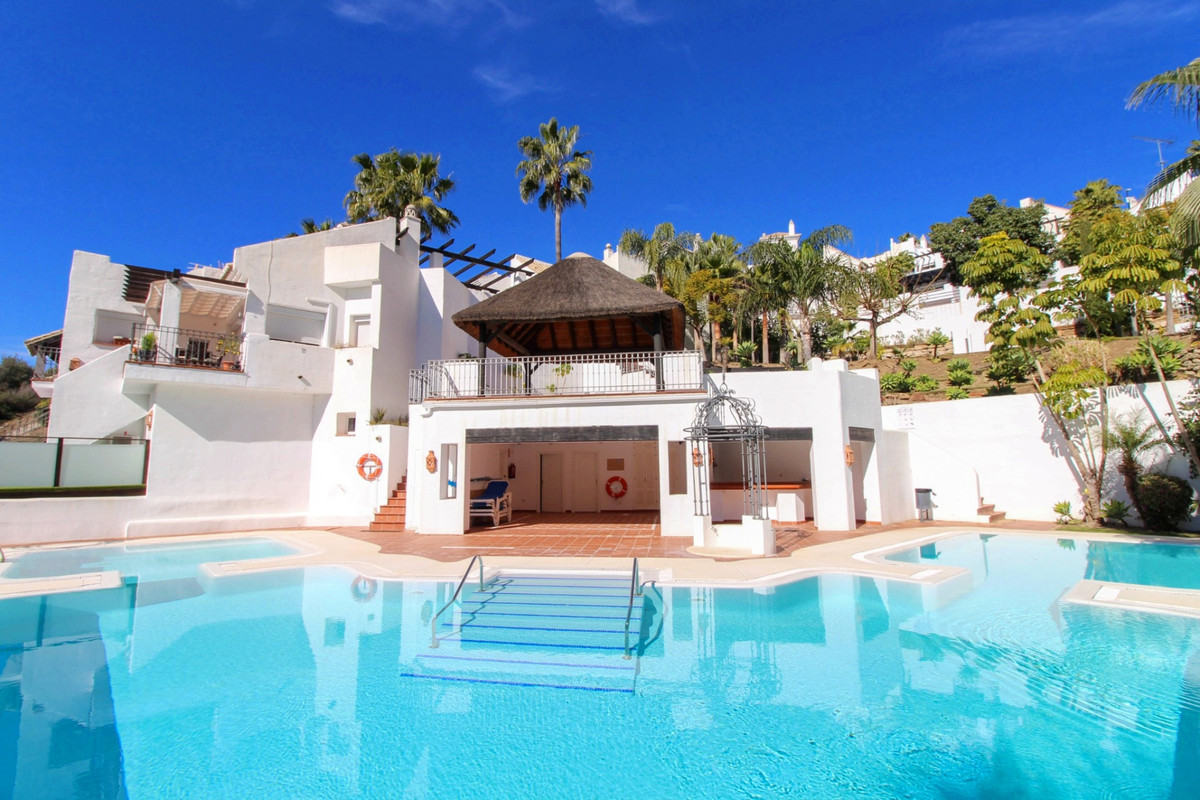 3 Bed Townhouse for sale in Istán Costa Del Sol, Málaga, Spain