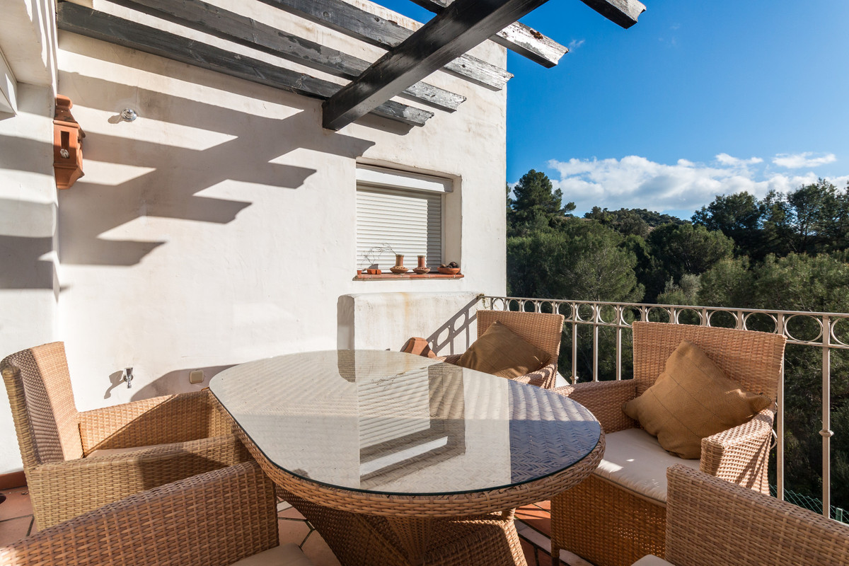 3 Bed Townhouse for sale in Istán Costa Del Sol, Málaga, Spain