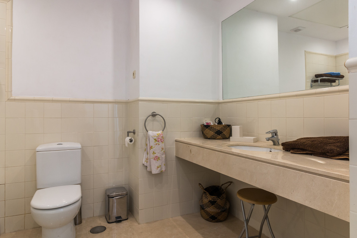 3 Bed Townhouse for sale in Istán Costa Del Sol, Málaga, Spain