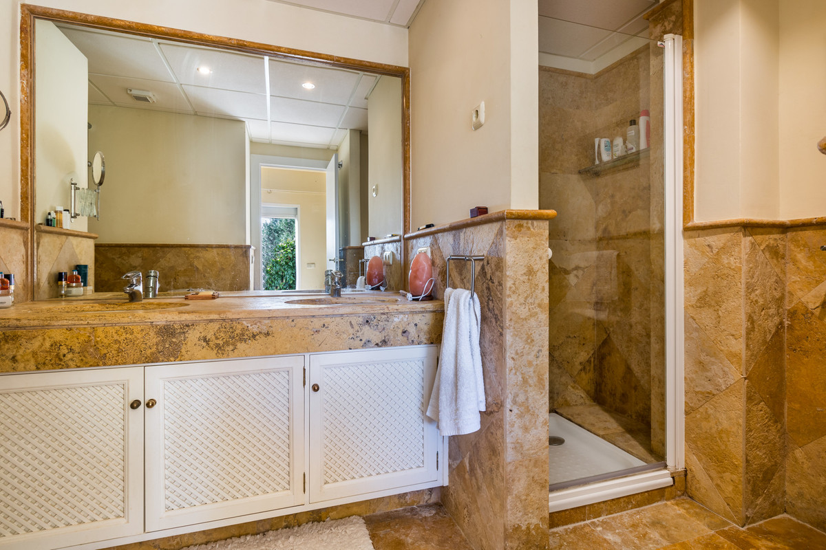3 Bed Townhouse for sale in Istán Costa Del Sol, Málaga, Spain