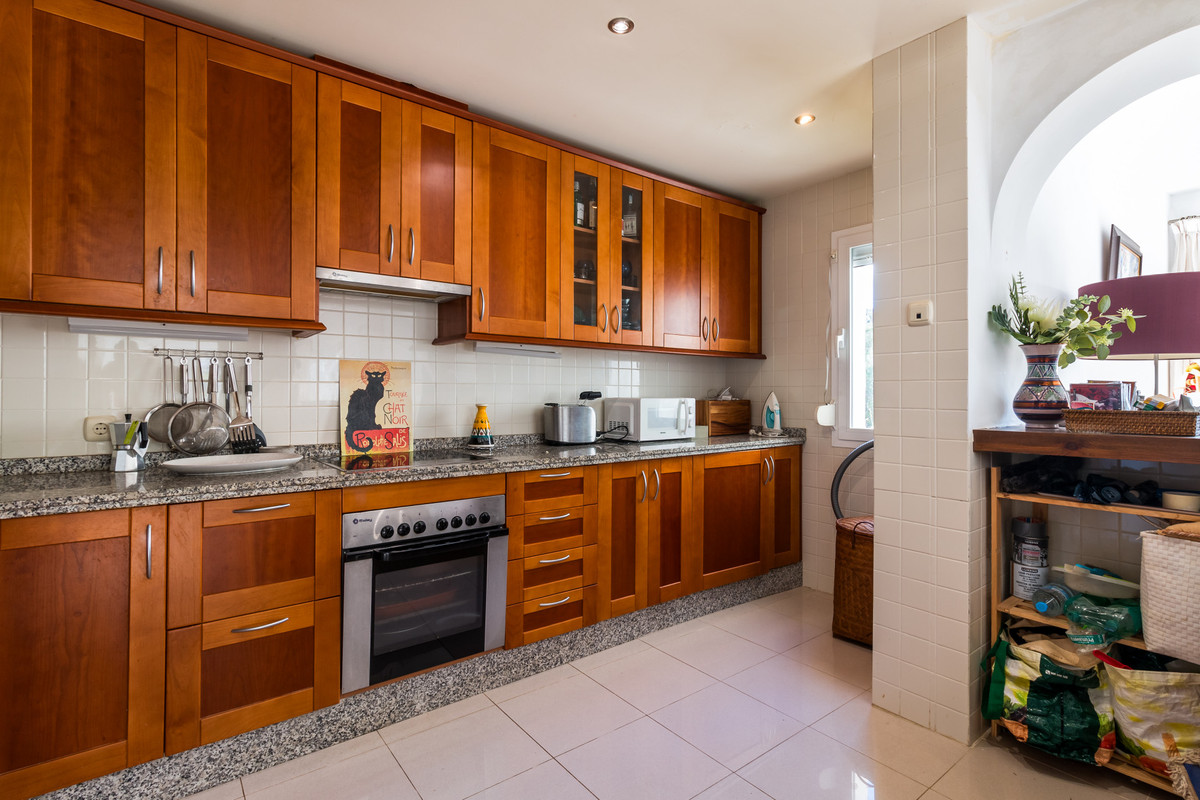 3 Bed Townhouse for sale in Istán Costa Del Sol, Málaga, Spain