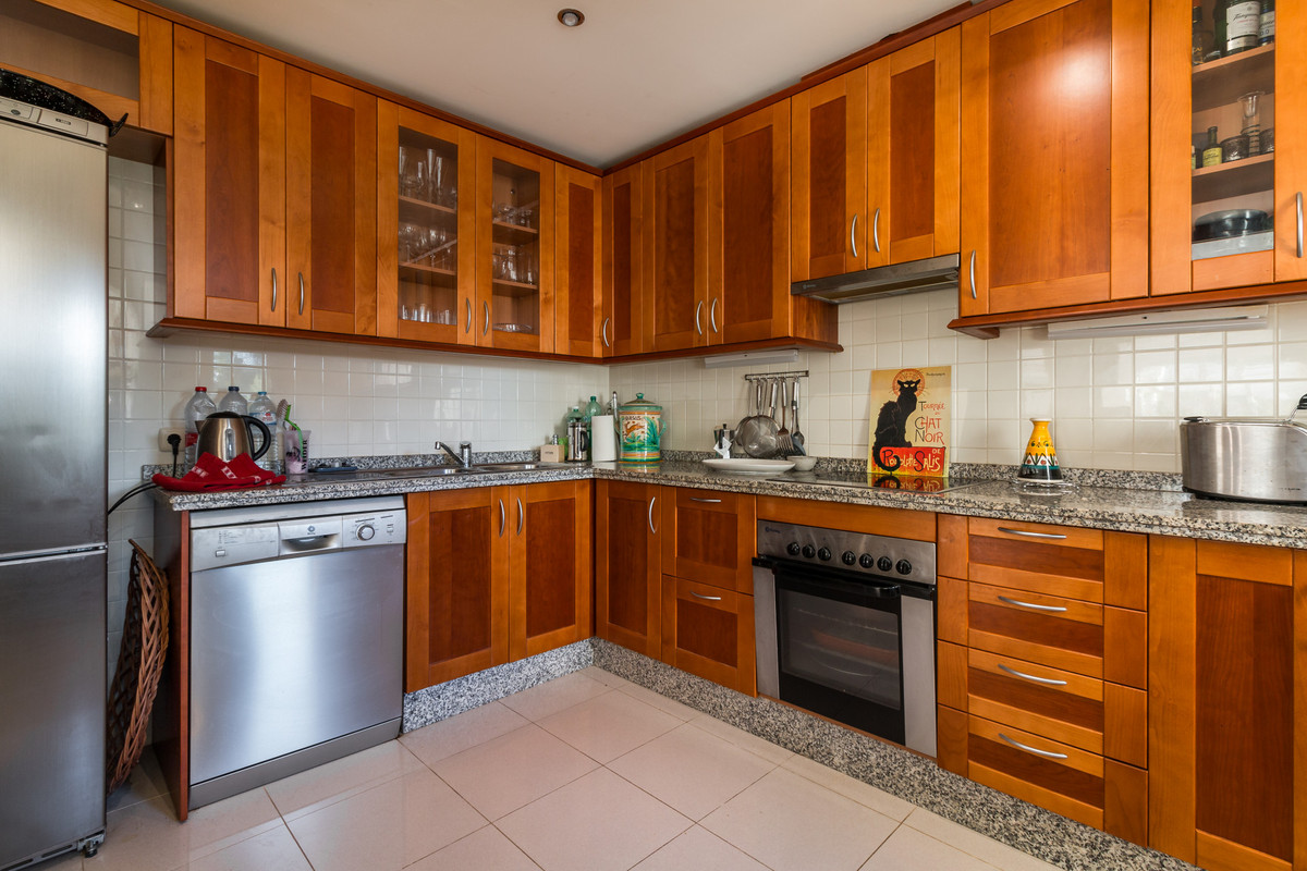 3 Bed Townhouse for sale in Istán Costa Del Sol, Málaga, Spain