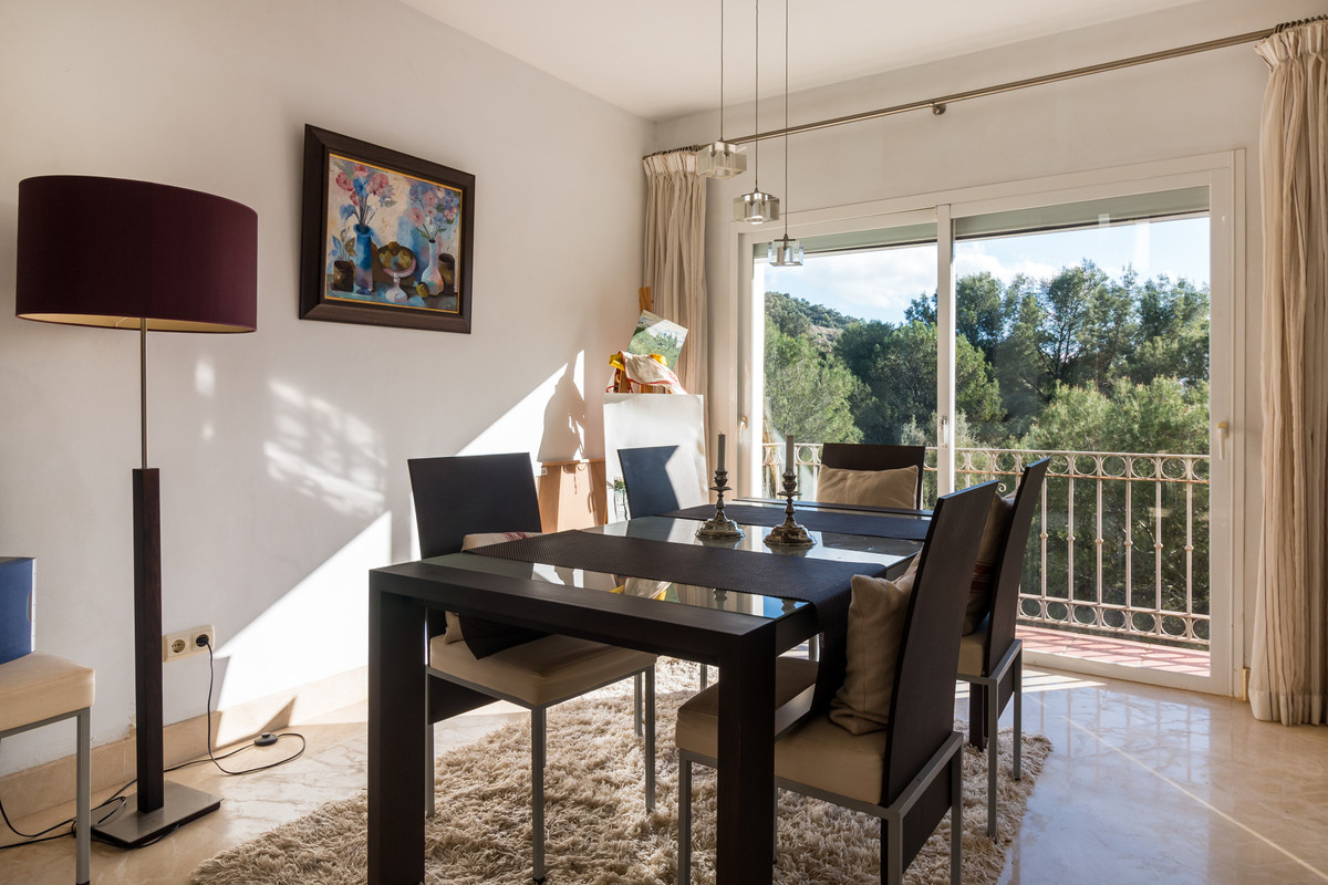 3 Bed Townhouse for sale in Istán Costa Del Sol, Málaga, Spain