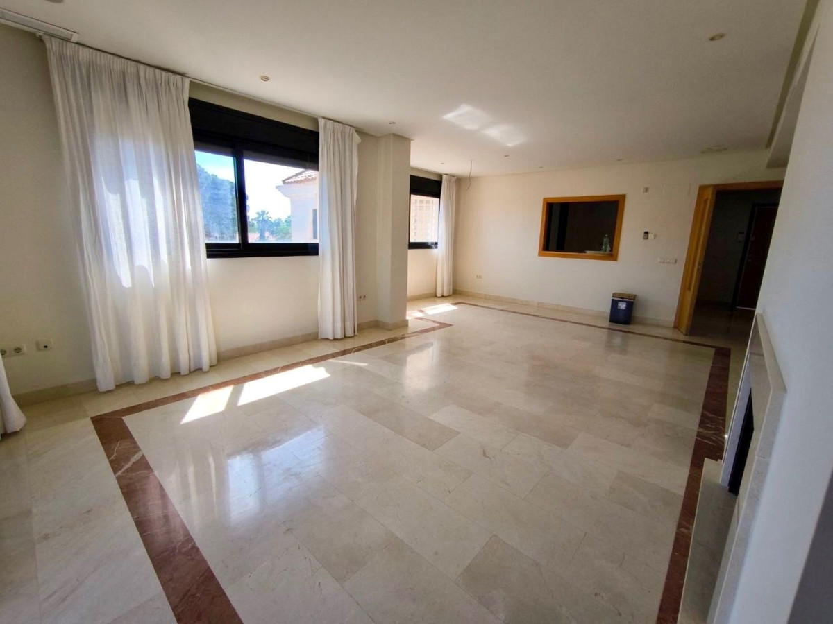 2 Bed Apartment for sale in Puerto Banús Costa Del Sol, Málaga, Spain