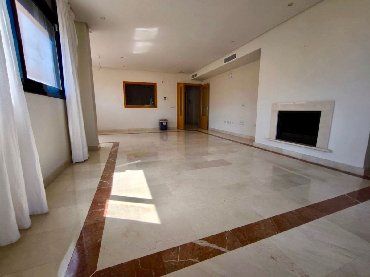 2 Bed Apartment for sale in Puerto Banús Costa Del Sol, Málaga, Spain