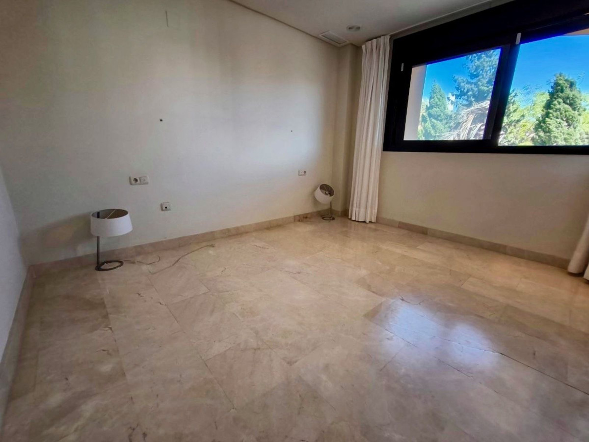 2 Bed Apartment for sale in Puerto Banús Costa Del Sol, Málaga, Spain