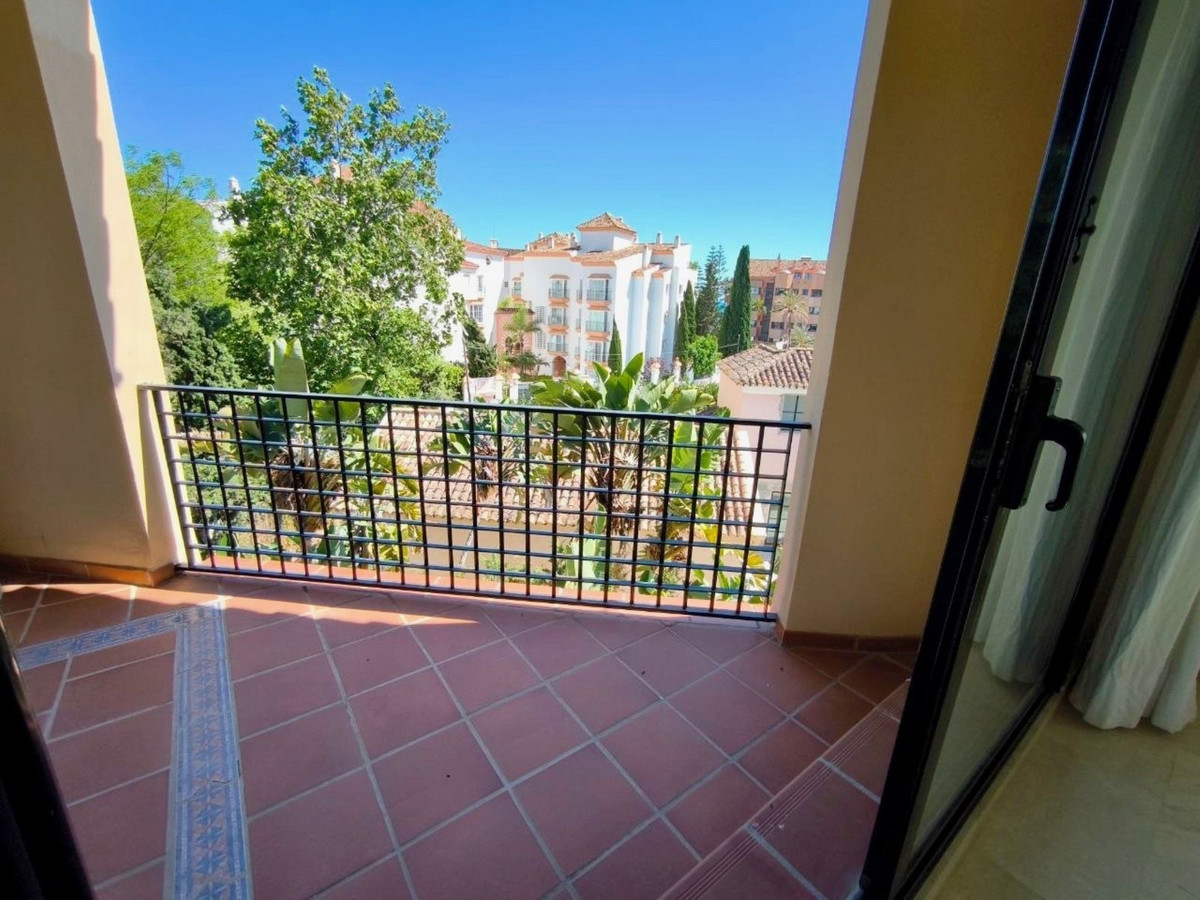 2 Bed Apartment for sale in Puerto Banús Costa Del Sol, Málaga, Spain