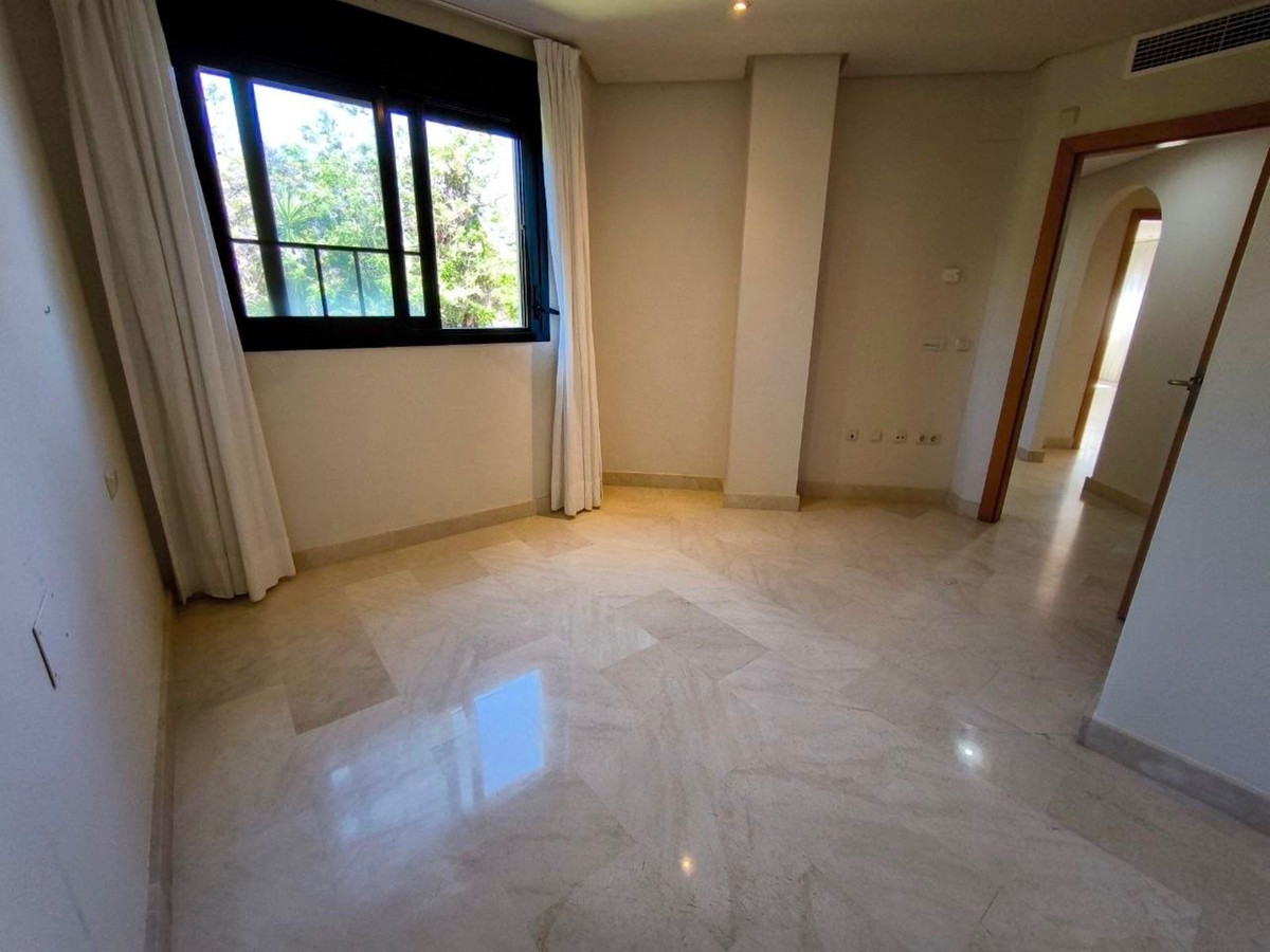 2 Bed Apartment for sale in Puerto Banús Costa Del Sol, Málaga, Spain