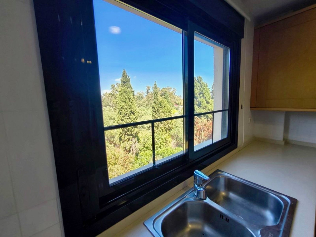 2 Bed Apartment for sale in Puerto Banús Costa Del Sol, Málaga, Spain