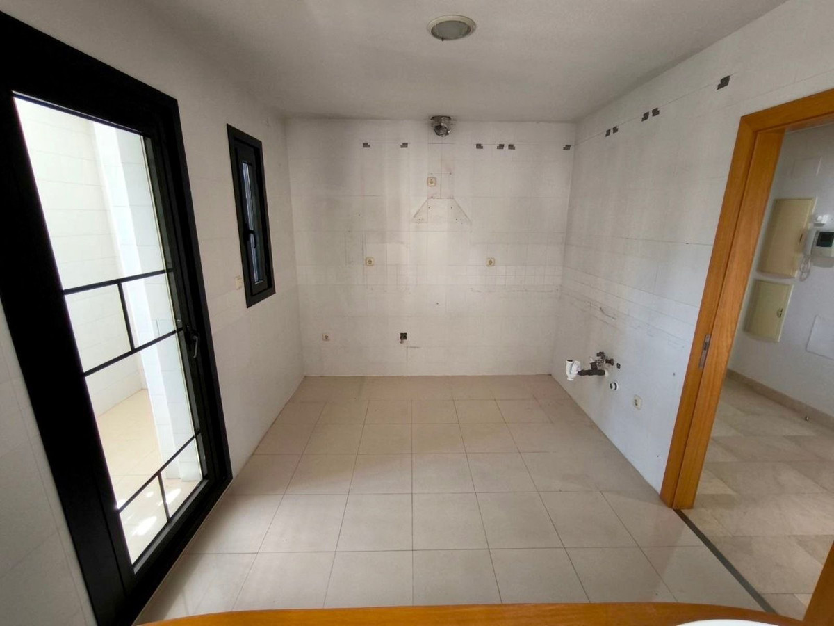 2 Bed Apartment for sale in Puerto Banús Costa Del Sol, Málaga, Spain