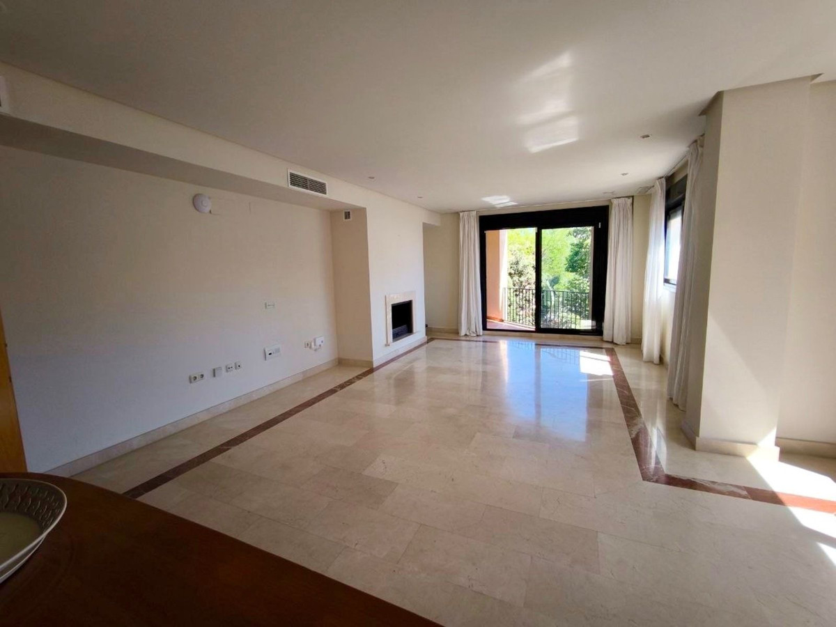 2 Bed Apartment for sale in Puerto Banús Costa Del Sol, Málaga, Spain