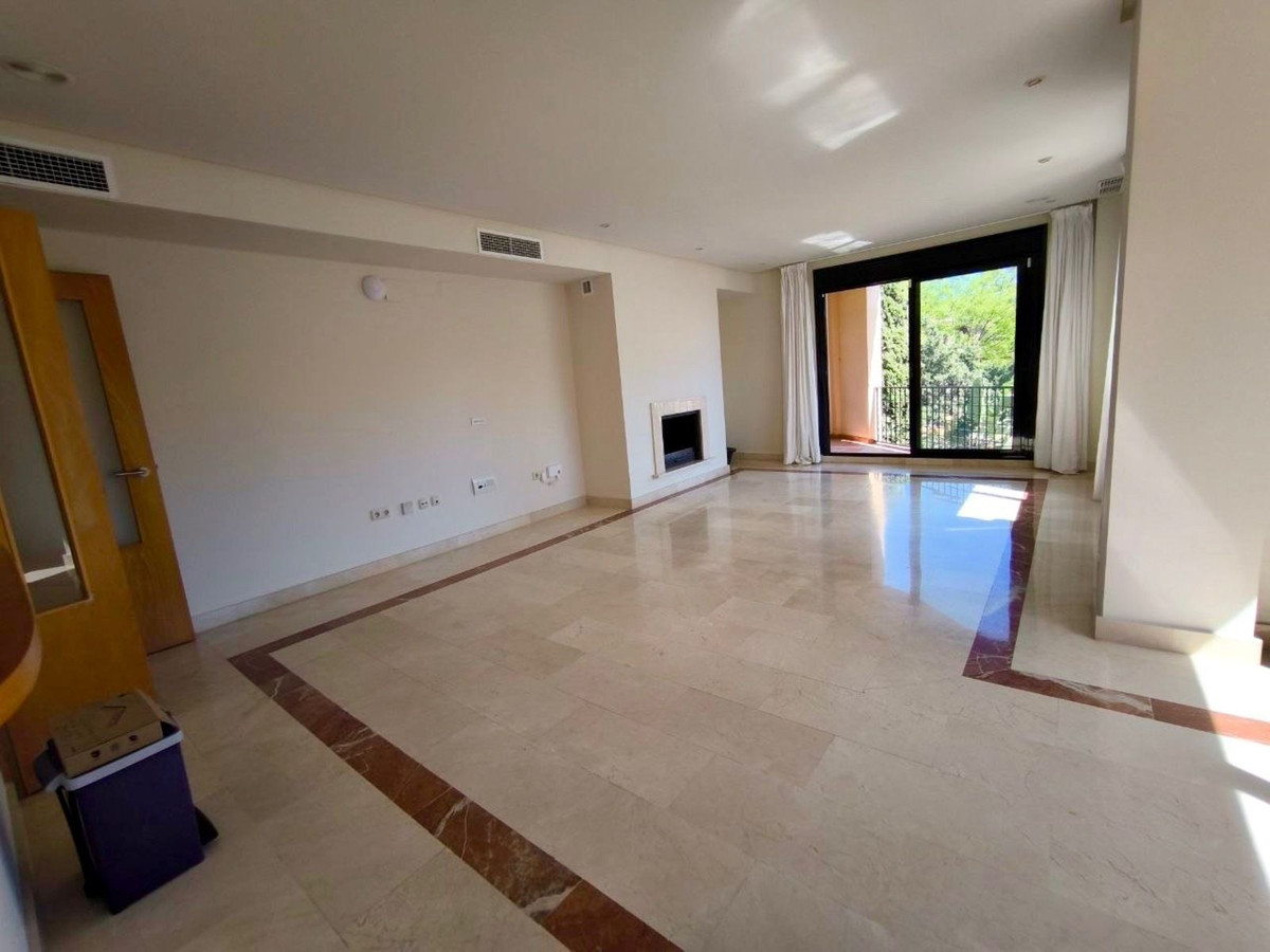 2 Bed Apartment for sale in Puerto Banús Costa Del Sol, Málaga, Spain