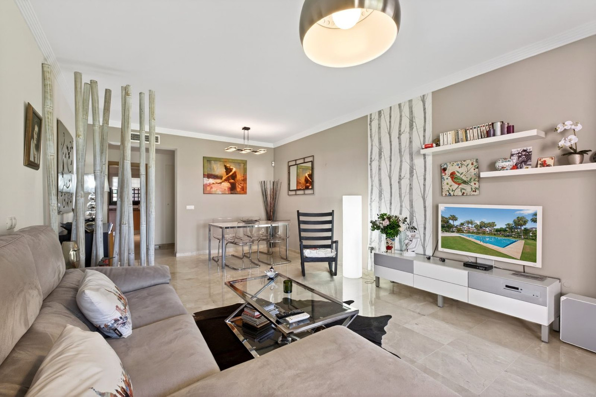2 Bed Apartment for sale in Estepona Costa Del Sol, Málaga, Spain