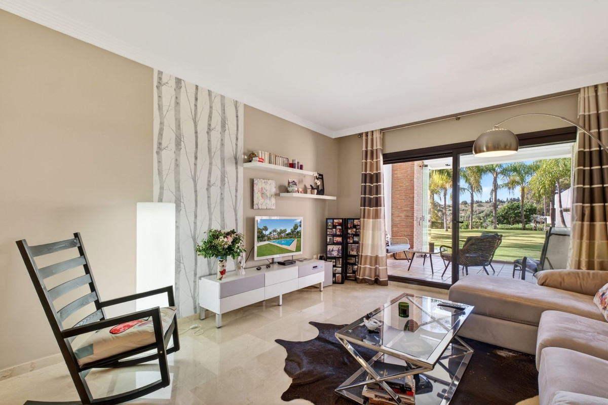 2 Bed Apartment for sale in Estepona Costa Del Sol, Málaga, Spain